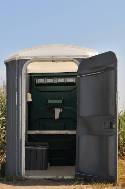 Porta potty delivery and setup in Milan, OH